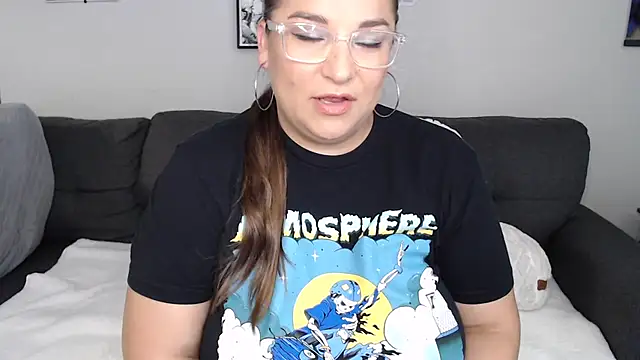 Snapshot of MoonBalloons chatting on September 2025 10:11:02 PM MoonBalloons online show from September 2025 10:11:02 PM