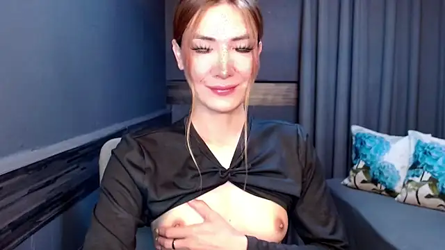 Snapshot of xFuckingMarga chatting on October 2025 05:52:02 PM xFuckingMarga online show from October 2025 05:52:02 PM