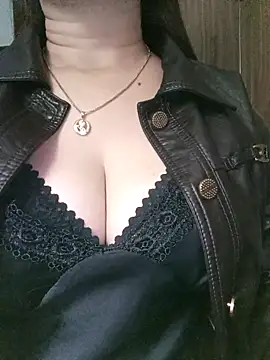 Snapshot of Zika_23 chatting on November 2025 03:18:02 PM Zika 23 online show from November 2025 03:18:02 PM