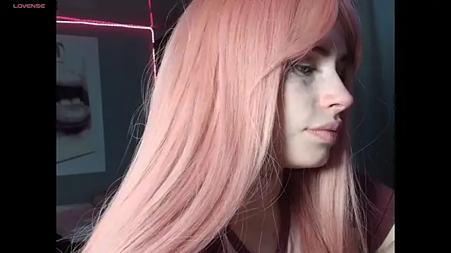 Snapshot of PieraMarch chatting on April 2026 07:10:01 PM PieraMarch online show from April 2026 07:10:01 PM