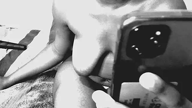 Snapshot of shy-lillyX22 chatting on November 2025 08:43:01 PM shy-lillyX22 online show from November 2025 08:43:01 PM