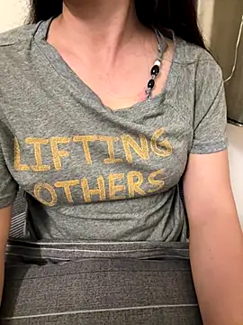 Meii-meyy online show from September 2025 01:44:02 PM