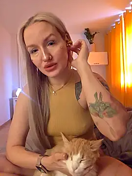 Snapshot of KateMonroe chatting on March 2026 12:43:01 PM KateMonroe online show from March 2026 12:43:01 PM