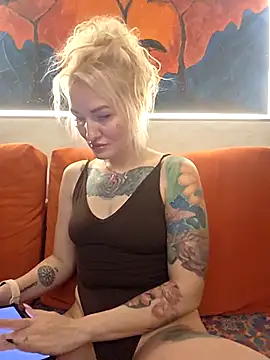 Snapshot of KateMonroe chatting on April 2026 08:55:01 PM KateMonroe online show from April 2026 08:55:01 PM