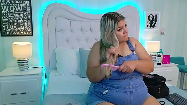 KiimBrooks online show from November 2025 10:59:01 AM