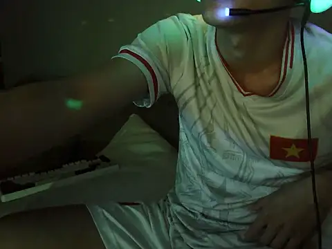 boyhigh1997 online show from September 2025 04:04:02 AM