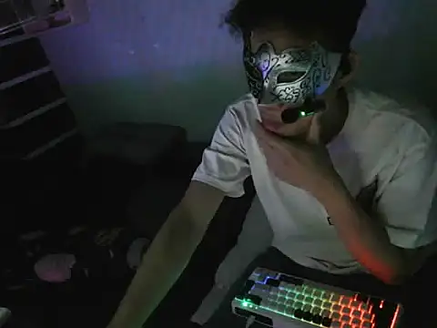 boyhigh1997 online show from October 2025 02:53:01 PM