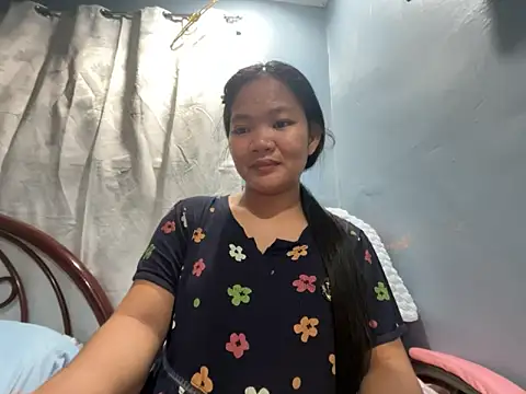 Snapshot of princess_janine chatting on April 2026 09:49:01 AM princess janine online show from April 2026 09:49:01 AM