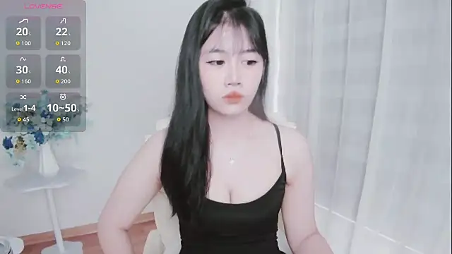 Snapshot of -Rose-Lucky- chatting on October 2025 01:25:01 AM -Rose-Lucky- online show from October 2025 01:25:01 AM