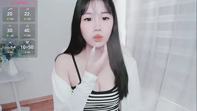 Snapshot of -Rose-Lucky- chatting on October 2025 01:25:01 AM -Rose-Lucky- online show from October 2025 01:25:01 AM