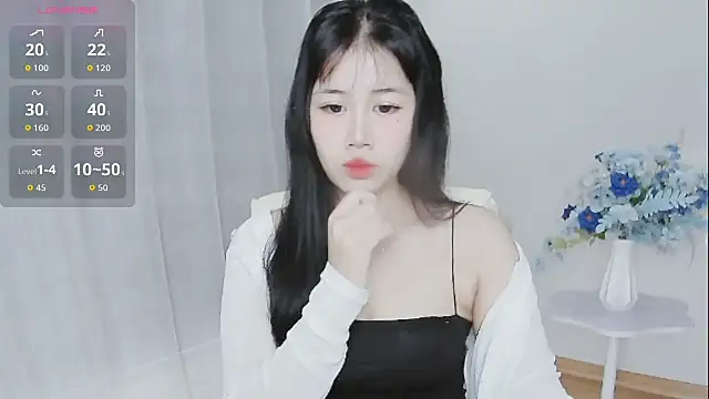 Snapshot of -Rose-Lucky- chatting on November 2025 12:32:02 AM -Rose-Lucky- online show from November 2025 12:32:02 AM