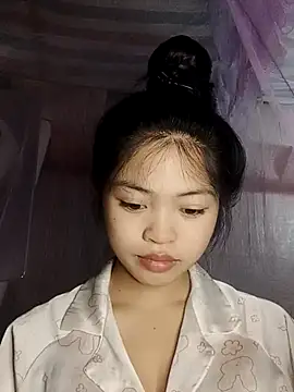 Thy00   online show from November 2025 02:33:01 AM