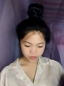 Thy00   online show from November 2025 07:58:02 PM