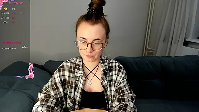 MewStella online show from February 2026 03:11:01 PM