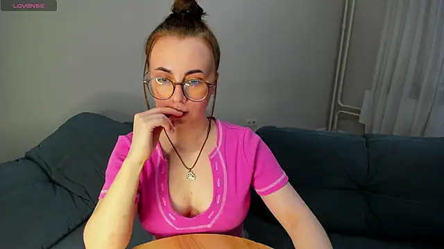 MewStella online show from April 2026 04:30:02 PM