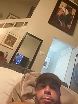 Snapshot of Rcarrasco15 chatting on April 2026 09:35:02 AM Rcarrasco15 online show from April 2026 09:35:02 AM