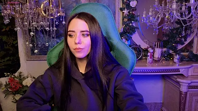 IvoryWood  online show from January 2026 05:28:02 PM