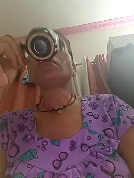 ISHANI-SINGH online show from November 2025 01:43:02 PM