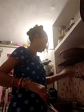 ISHANI-SINGH online show from November 2025 03:35:01 PM