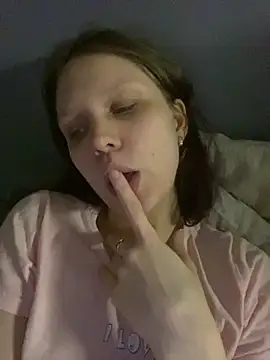 Snapshot of Lunliss chatting on October 2025 03:34:01 PM Lunliss online show from October 2025 03:34:01 PM