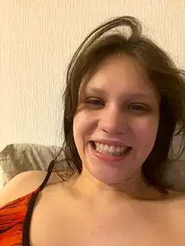 Lunliss online show from November 2025 05:39:01 PM