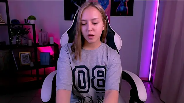 CindySparkl online show from February 2026 03:33:01 AM