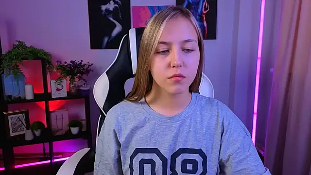 Snapshot of CindySparkl chatting on April 2026 05:59:01 AM CindySparkl online show from April 2026 05:59:01 AM