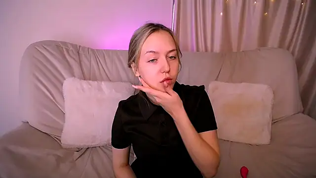 Snapshot of CindySparkl chatting on April 2026 05:12:02 AM CindySparkl online show from April 2026 05:12:02 AM