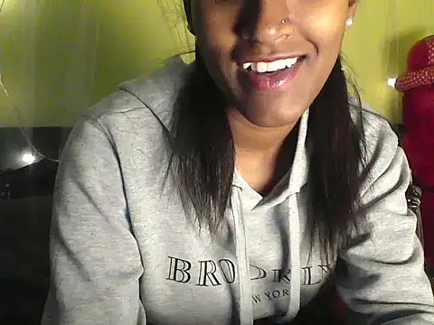 mickle james online show from November 2025 05:58:02 PM