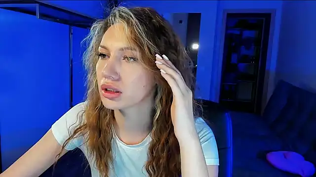 Snapshot of MariGven chatting on February 2026 01:42:01 PM MariGven online show from February 2026 01:42:01 PM