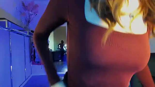 Snapshot of MariGven chatting on March 2026 04:45:02 PM MariGven online show from March 2026 04:45:02 PM