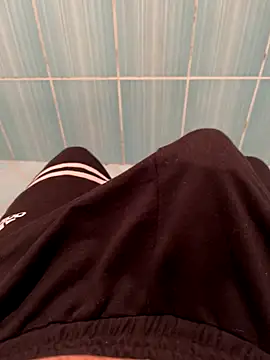 Snapshot of Cruel00 chatting on November 2025 04:10:02 AM Cruel00 online show from November 2025 04:10:02 AM