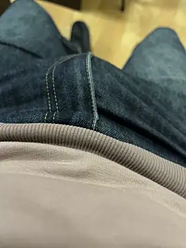 Snapshot of Cruel00 chatting on November 2025 01:12:02 PM Cruel00 online show from November 2025 01:12:02 PM