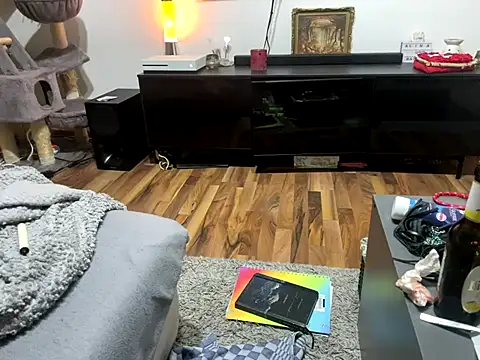 RedLayla online show from October 2025 07:33:02 PM