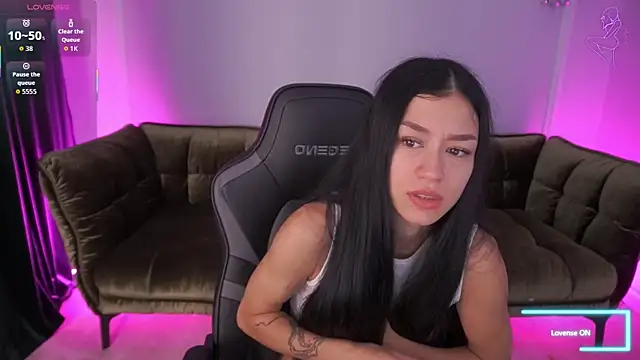 FataleNellie online show from September 2025 06:04:02 AM