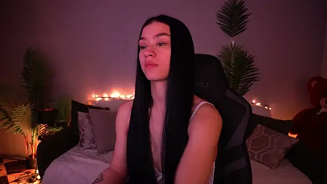 Snapshot of FataleNellie chatting on March 2026 09:53:02 PM FataleNellie online show from March 2026 09:53:02 PM