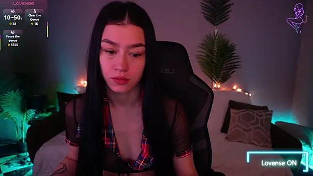 Snapshot of FataleNellie chatting on March 2026 09:58:02 PM FataleNellie online show from March 2026 09:58:02 PM