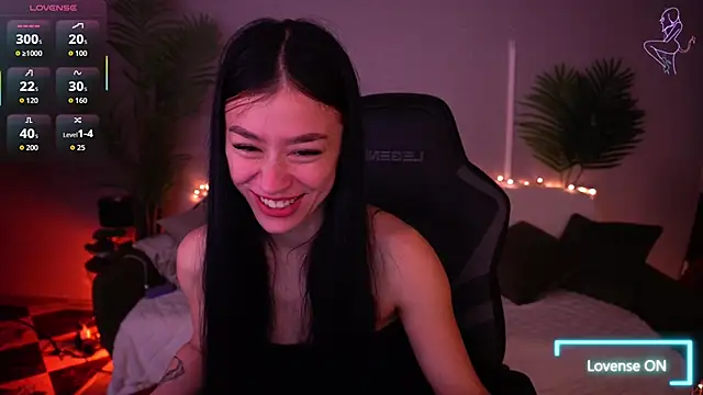 Snapshot of FataleNellie chatting on April 2026 09:37:01 PM FataleNellie online show from April 2026 09:37:01 PM