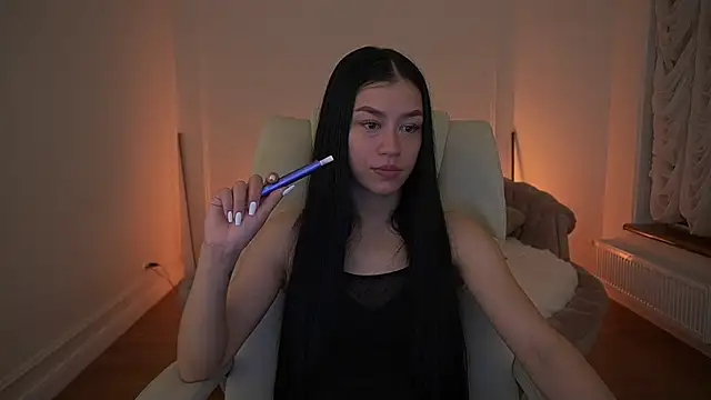 Snapshot of FataleNellie chatting on April 2026 08:53:01 PM FataleNellie online show from April 2026 08:53:01 PM