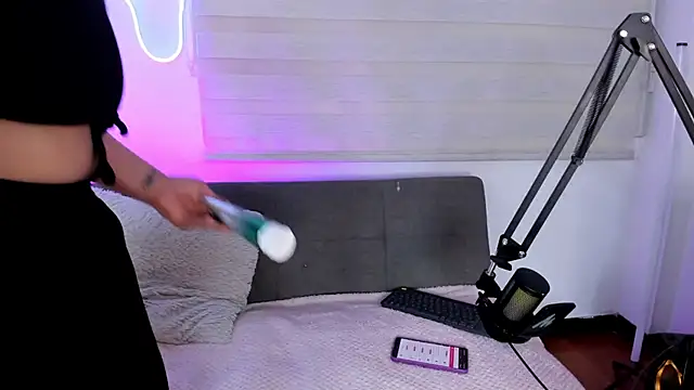 missweetpeach online show from January 2026 01:00:02 AM