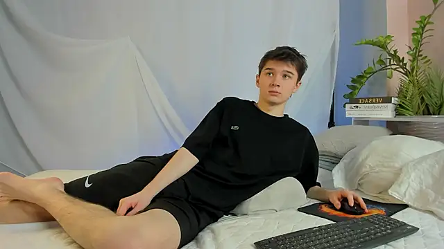 SherlockMax online show from March 2026 08:04:01 PM