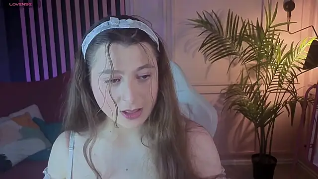 Snapshot of Queen_Michelle_ chatting on September 2025 07:02:01 AM Queen Michelle online show from September 2025 07:02:01 AM