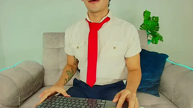 CamiiGuzmanX online show from October 2025 07:57:02 PM