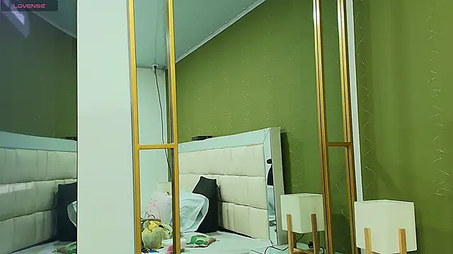 gisell gomez online show from September 2025 12:15:01 PM