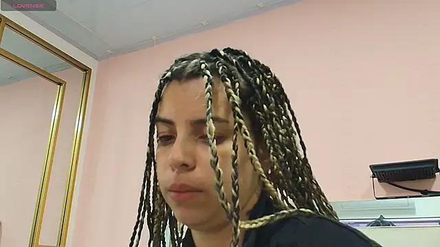 gisell gomez online show from November 2025 12:19:02 PM