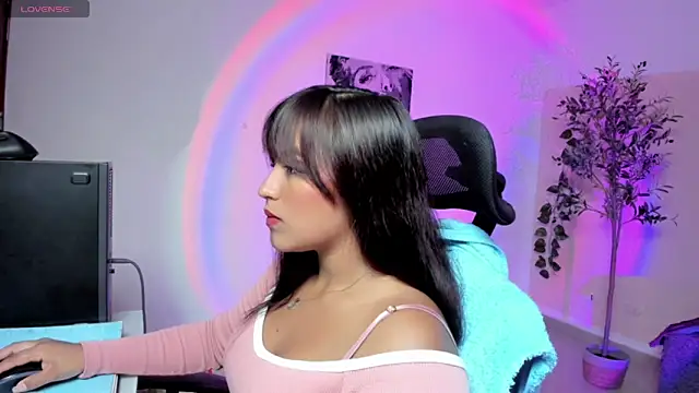 Cameroon-Diaz online show from September 2025 01:44:02 PM