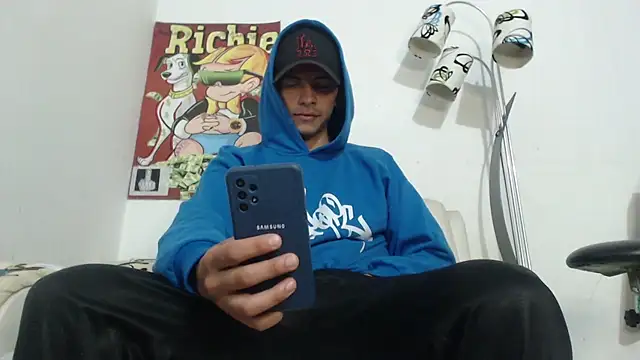 Snapshot of Thomasjons_ chatting on December 2025 01:33:02 AM Thomasjons online show from December 2025 01:33:02 AM