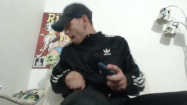 Snapshot of Thomasjons_ chatting on December 2025 10:08:02 PM Thomasjons online show from December 2025 10:08:02 PM