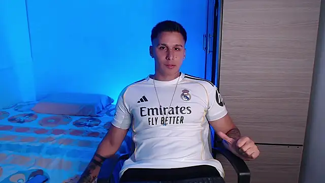 Snapshot of valentinosex1 chatting on April 2026 10:26:01 PM valentinosex1 online show from April 2026 10:26:01 PM