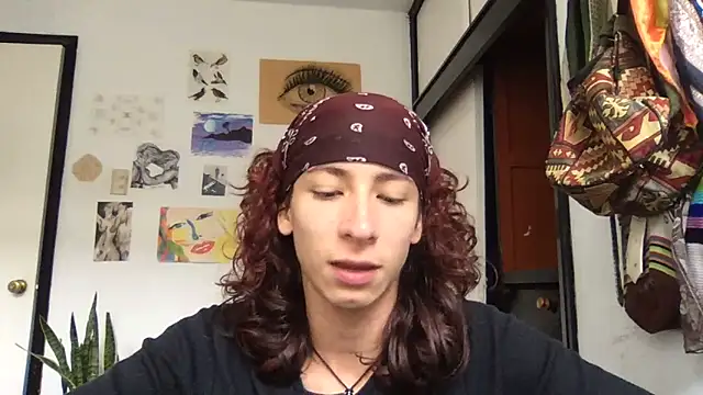 Snapshot of camille_delrey chatting on February 2026 04:13:02 PM camille delrey online show from February 2026 04:13:02 PM